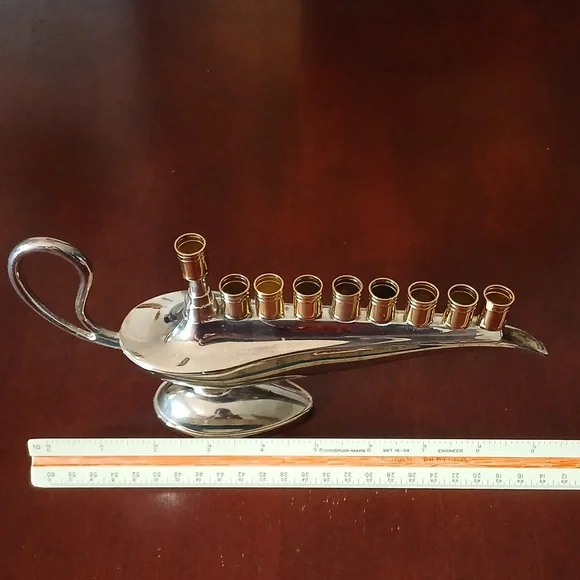 Vintage Hanukkah Menorah Genie Lamp - Picture 5 of 5